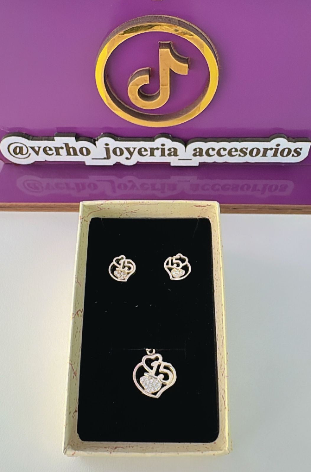 Juego de dije y Arete’s Quinceañera