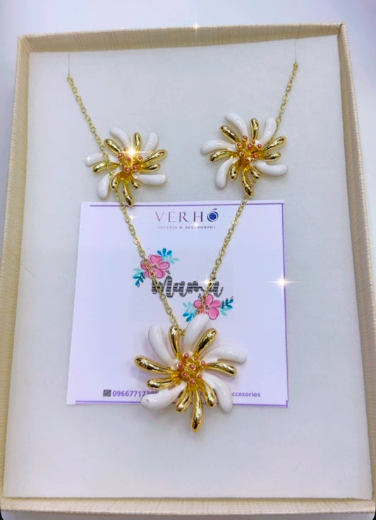 Juego de cadena y aretes