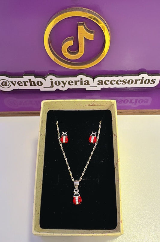 Juego de Aretes y cadena Ladybug