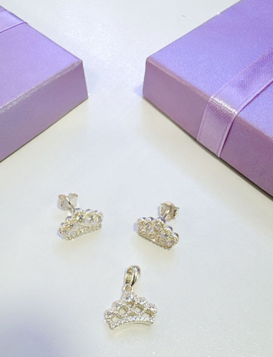 Juego de dije y aretes”Queen”