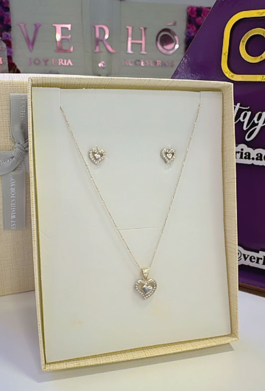Juego de Aretes y cadena Love