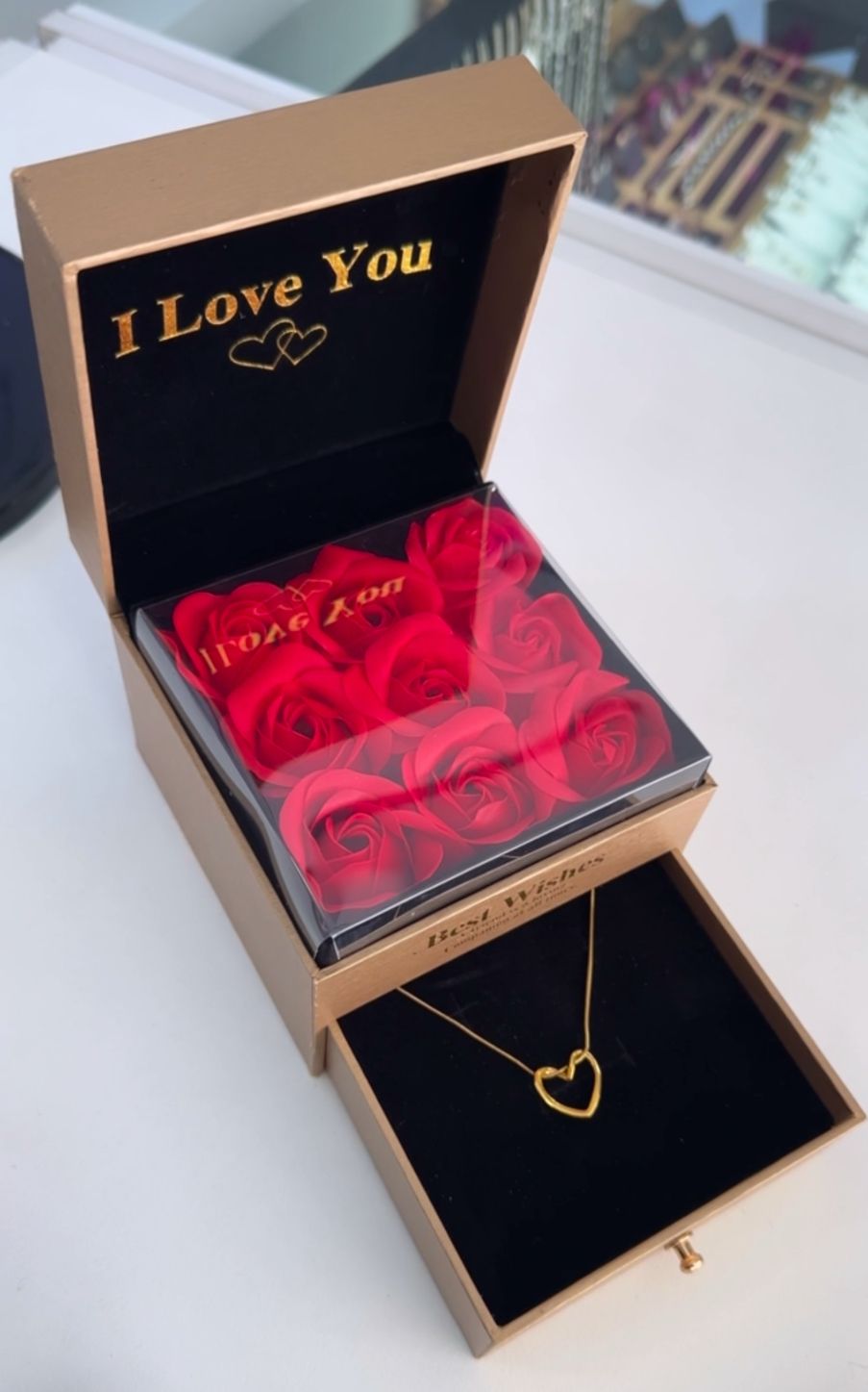 Caja de Rosa y cadena de Corazón
