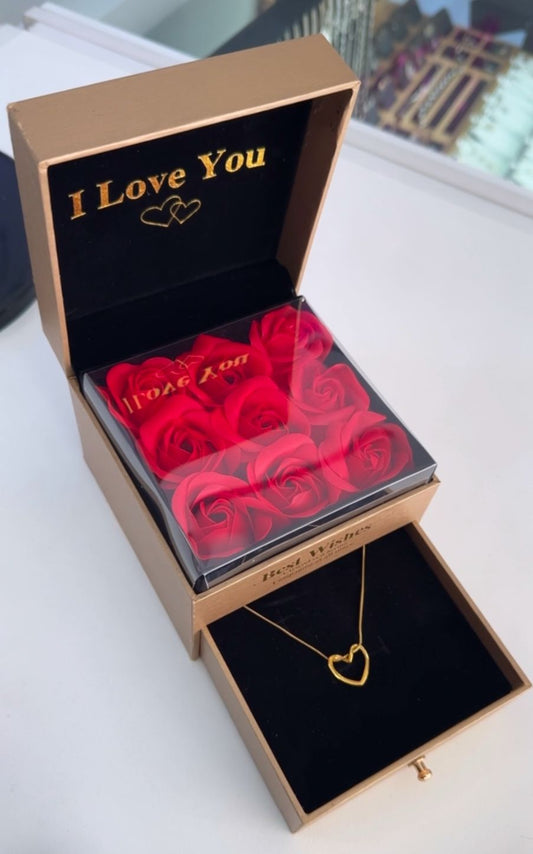 Caja de Rosa y cadena de Corazón